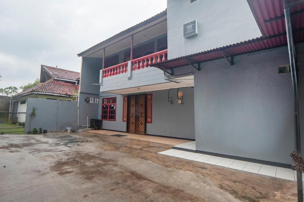 Oyo Life 3034 Taman Melati Hotel Depok Exterior foto