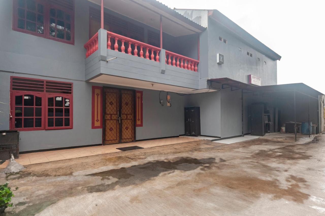 Oyo Life 3034 Taman Melati Hotel Depok Exterior foto